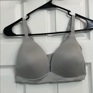 aerie Light Gray Wireless Molded-Cup Bra